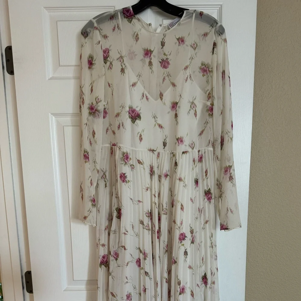 Red Valentino dress. Size 6 - Picture 3 of 4